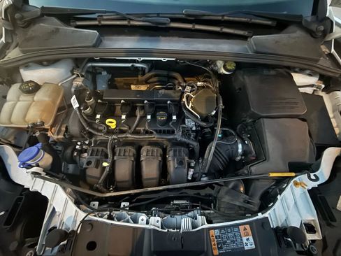 Used 2015 Ford Focus SE w/ Reverse Sensing Package image 13