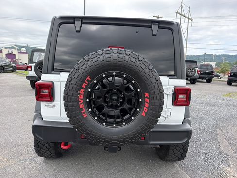 Used 2024 Jeep Wrangler Unlimited Rubicon w/ Convenience Group AWD/4WD image 5