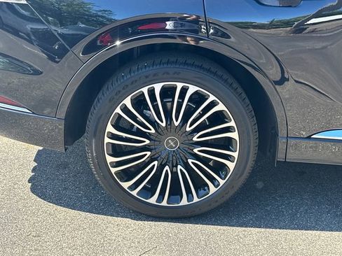 New 2025 Lincoln Aviator Black Label AWD/4WD image 19
