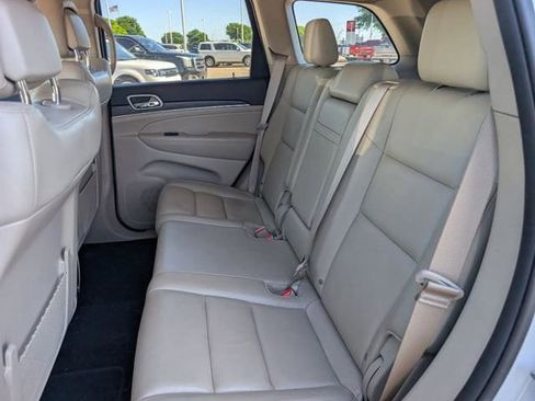 Used 2019 Jeep Grand Cherokee Limited image 27
