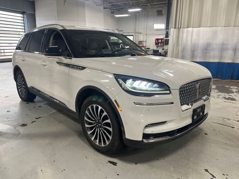 Used 2023 Lincoln Aviator Reserve w/ Equipment Group 201A AWD/4WD image 6