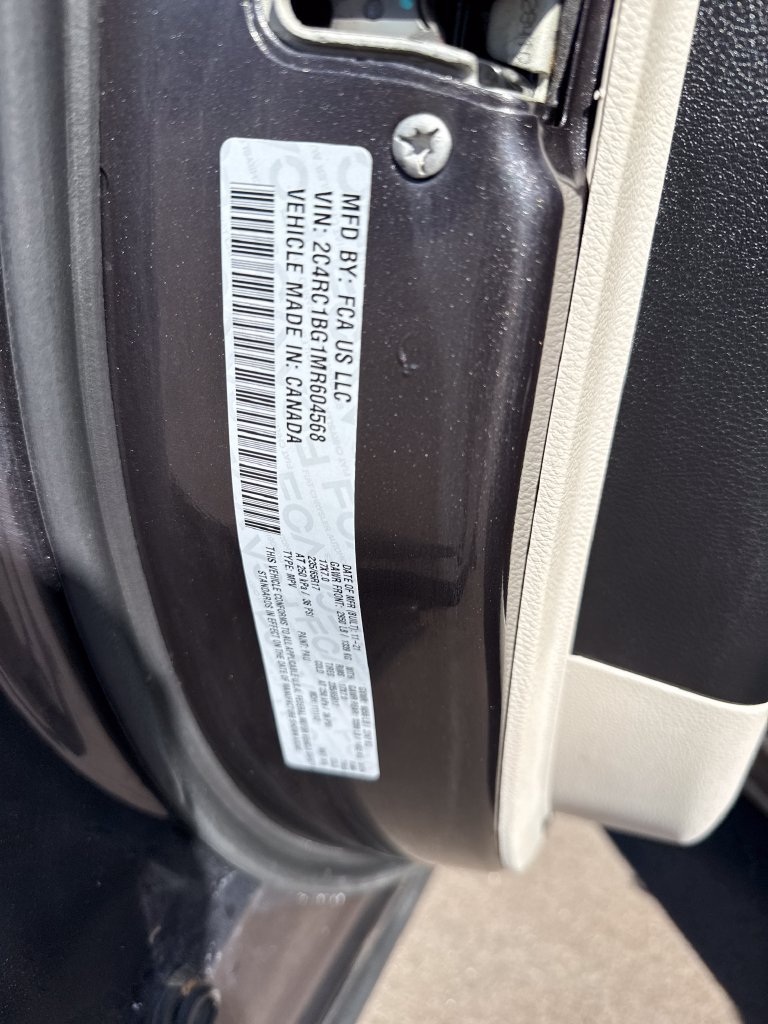 Used 2021 Chrysler Pacifica Touring-L FWD image 30