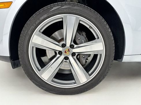 Certified 2023 Porsche Macan Turbo image 34