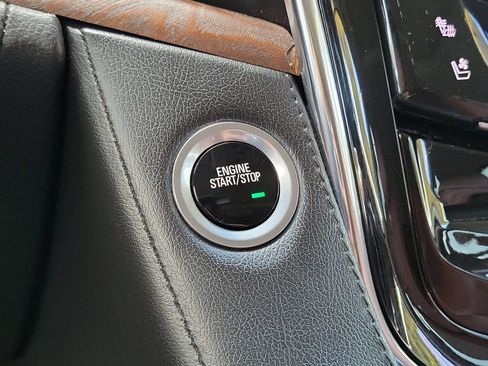 Used 2016 Cadillac Escalade Luxury AWD/4WD image 30