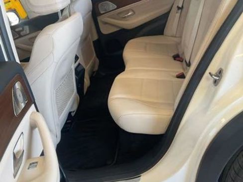 Used 2022 Mercedes-Benz GLE 350 4MATIC w/ Premium Package image 9