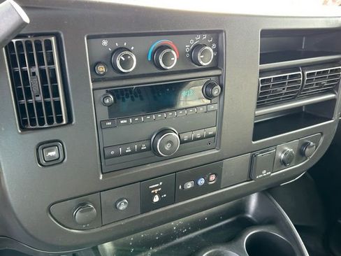 Used 2022 Chevrolet Express 3500 w/ Driver Convenience Package image 17