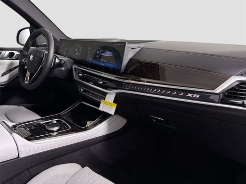 New 2026 BMW X5 xDrive40i w/ Climate Comfort Package image 29