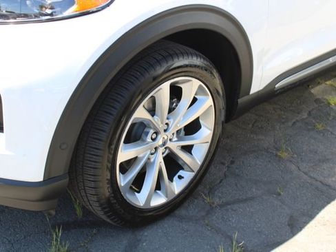 Used 2021 Ford Explorer Platinum w/ Equipment Group 601A AWD/4WD image 11