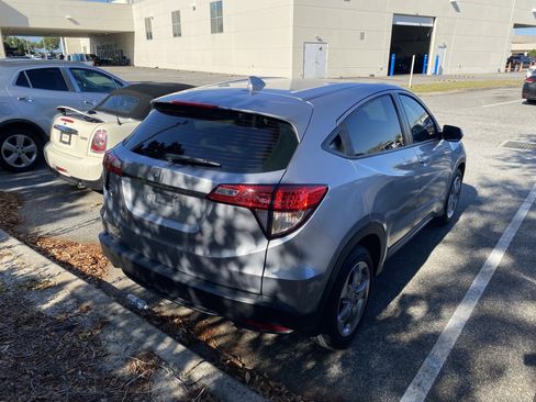 Used 2022 Honda HR-V LX image 8