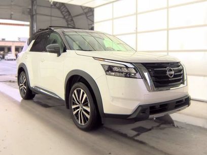 Used 2025 Nissan Pathfinder Platinum w/ Cargo Package