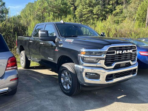 Used 2025 RAM 3500 Big Horn AWD/4WD image 3