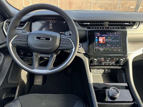 New 2025 Jeep Grand Cherokee L Altitude AWD/4WD image 18