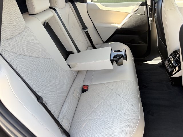 Used 2024 BMW iX xDrive50 w/ Convenience Package AWD/4WD image 15
