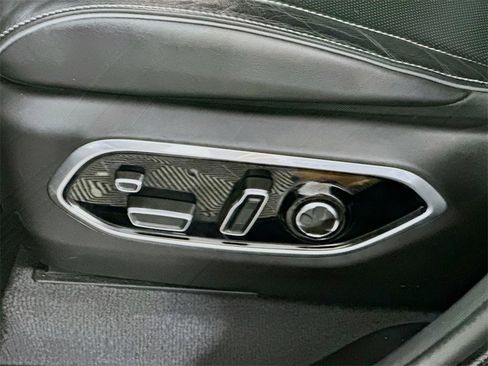 Used 2023 Jeep Grand Cherokee Overland w/ Luxury Tech Group IV image 22