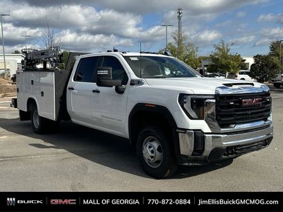 New 2024 GMC Sierra 3500 Pro w/ Convenience Package
