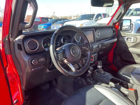 Used 2022 Jeep Wrangler Unlimited Sahara w/ Cold Weather Group image 11