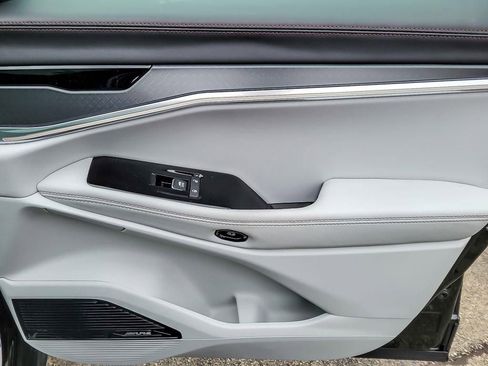 Used 2025 Jeep Wagoneer S Limited image 24