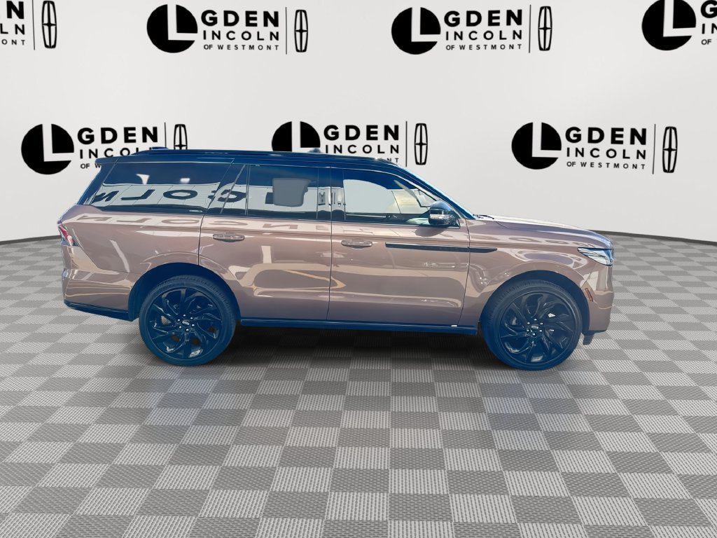 Certified 2026 Lincoln Navigator Black Label AWD/4WD image 9