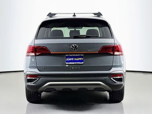 Used 2022 Volkswagen Taos SE FWD image 6