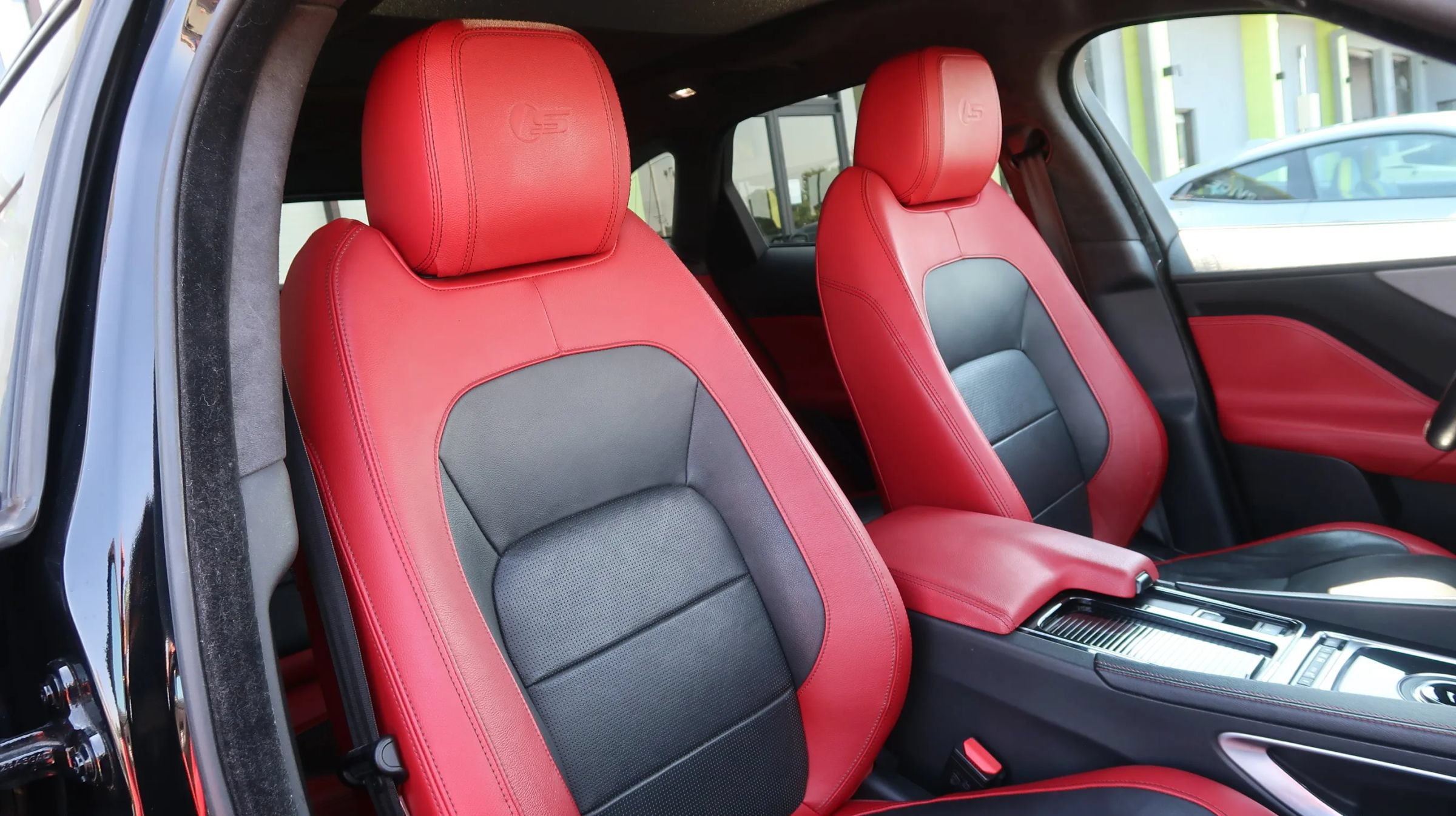 Used 2019 Jaguar F-PACE S AWD/4WD image 26