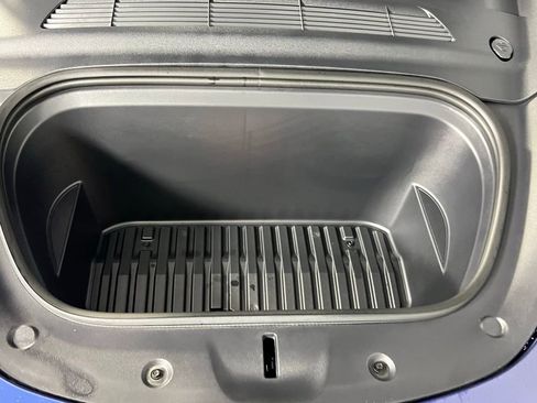 Used 2024 Tesla Model Y Long Range image 33