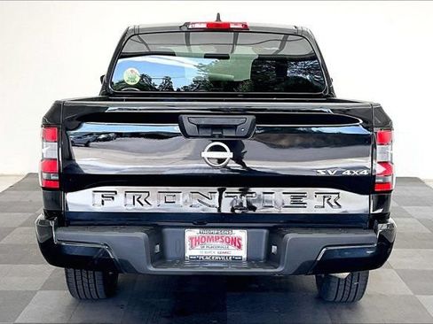 Used 2022 Nissan Frontier SV AWD/4WD image 3