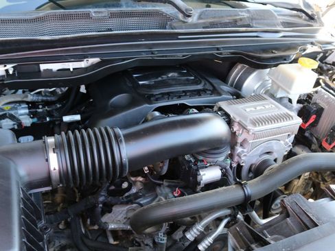 Used 2021 RAM 1500 Laramie w/ Sport Appearance Package image 11