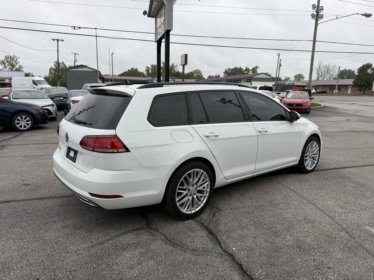 Used 2019 Volkswagen Golf S FWD image 6