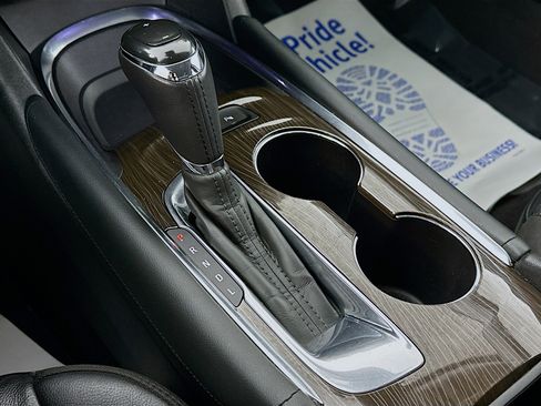 Used 2017 Chevrolet Malibu Premier w/ Premier Sun and Wheel Package image 17