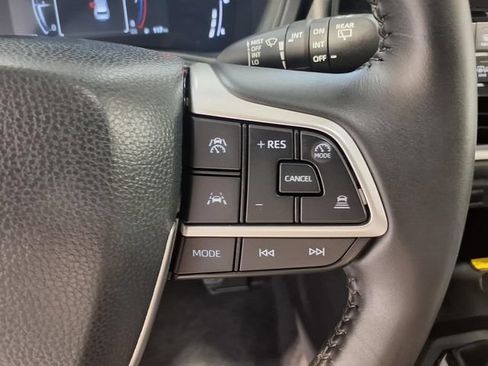 Used 2026 Toyota Grand Highlander AWD image 9