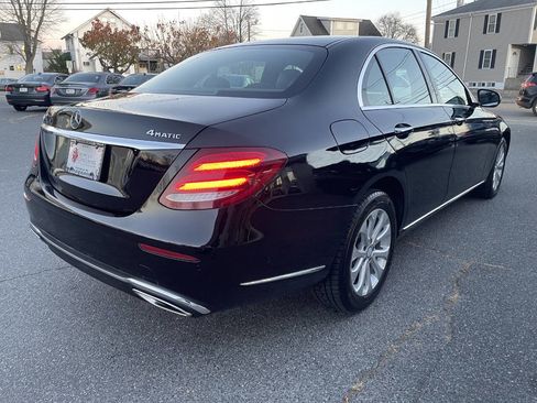Used 2017 Mercedes-Benz E 300 4MATIC image 9