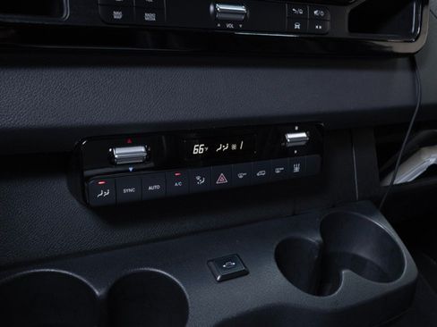 Used 2019 Mercedes-Benz Sprinter 2500 w/ Premium Package image 78