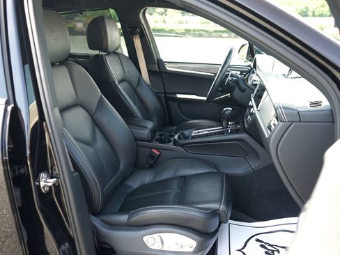 Used 2023 Porsche Macan GTS w/ Premium Package Plus AWD/4WD image 28