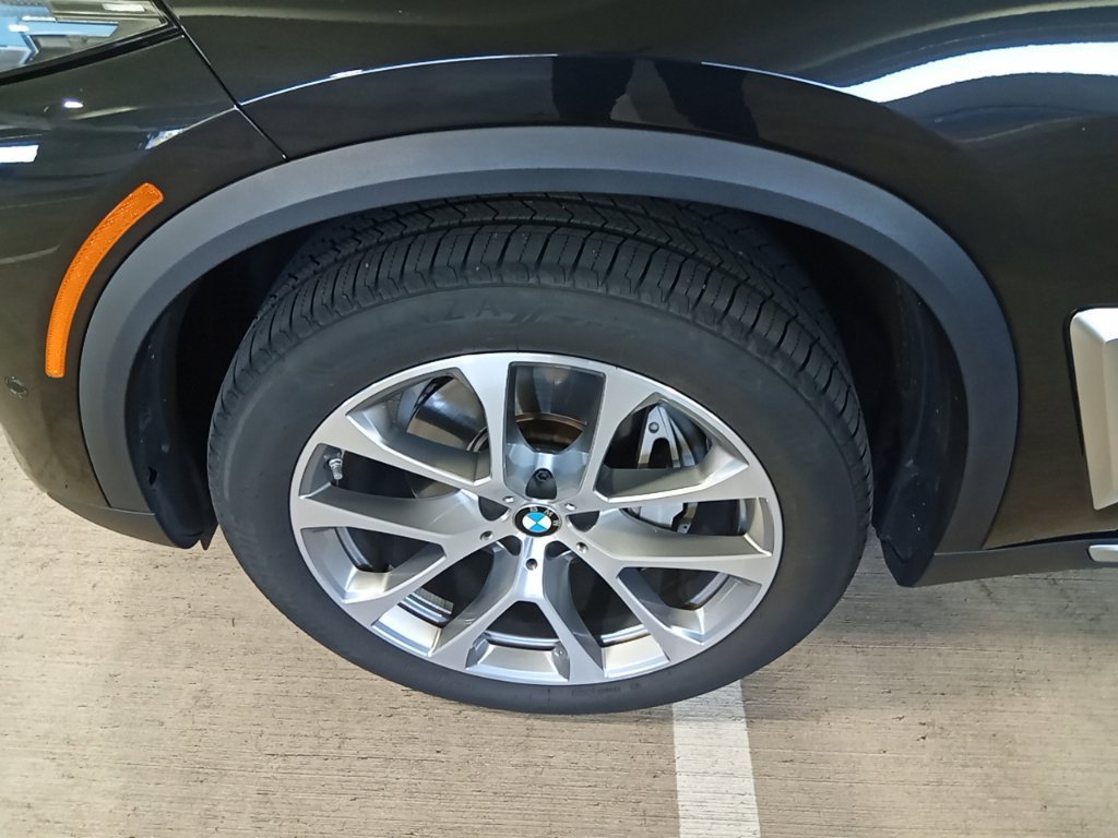 Used 2025 BMW X5 xDrive40i AWD/4WD image 17
