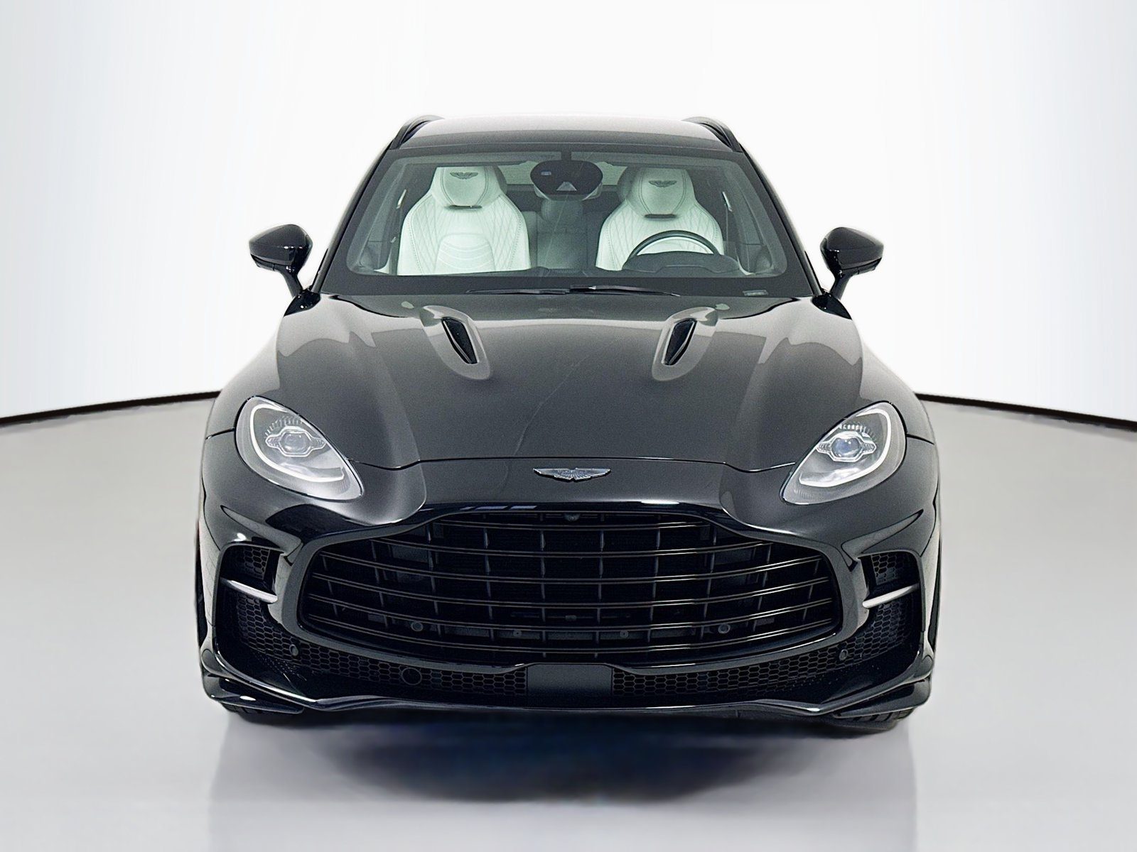 Used 2023 Aston Martin DBX 707 AWD/4WD image 2