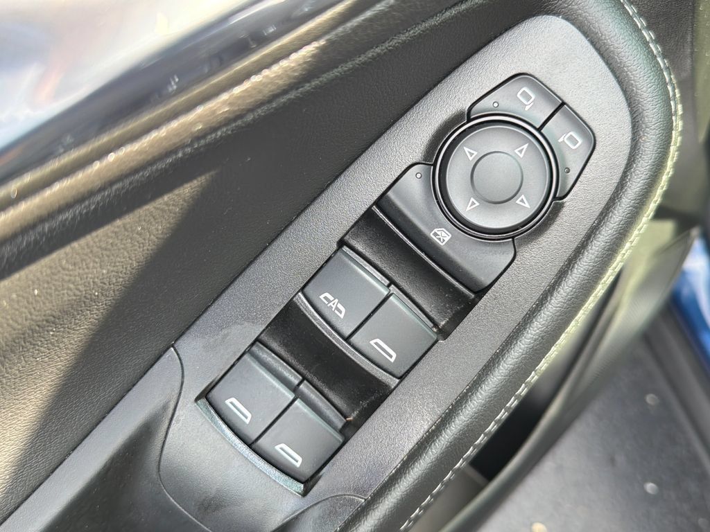 Used 2023 Buick Encore GX Preferred w/ Cold Weather Comfort Package FWD image 12