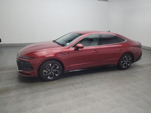 Used 2025 Hyundai Sonata SEL FWD image 2
