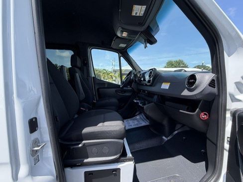 Used 2026 Mercedes-Benz Sprinter 2500 image 17