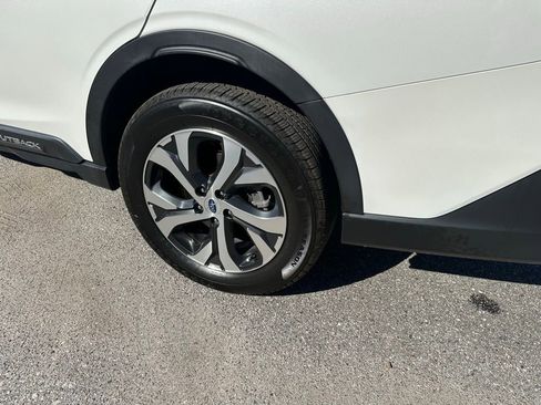 Used 2022 Subaru Outback Limited image 13