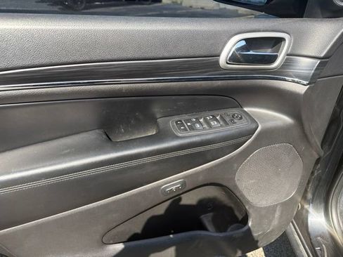 Used 2019 Jeep Grand Cherokee Limited AWD/4WD image 22