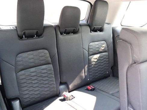 Used 2025 Nissan Pathfinder SV AWD/4WD image 14