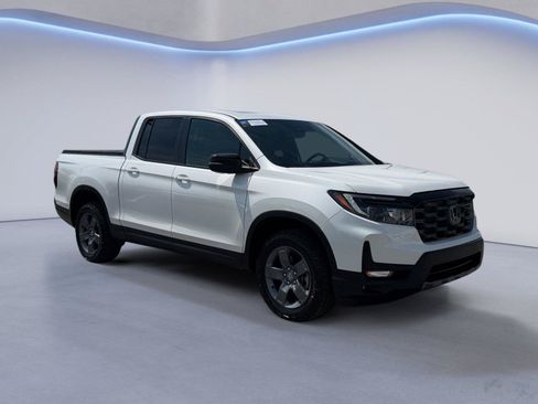 Certified 2024 Honda Ridgeline TrailSport image 1
