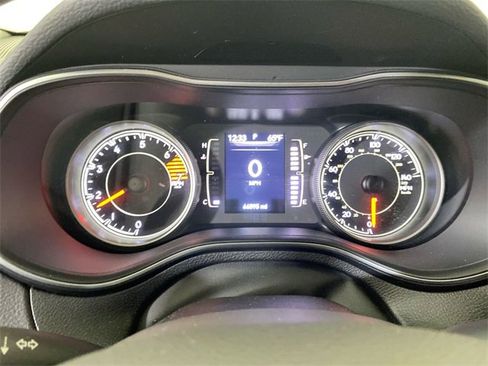 Used 2019 Jeep Cherokee Latitude w/ Cold Weather Group image 37