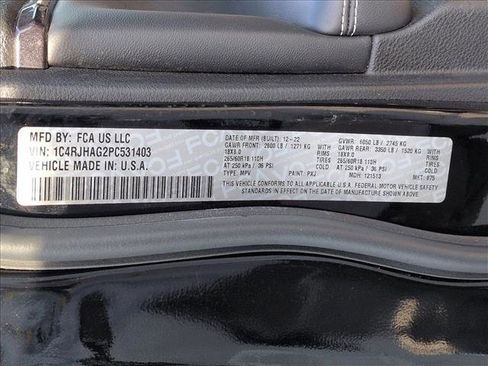 Used 2023 Jeep Grand Cherokee Laredo image 23