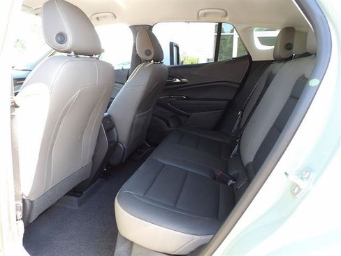 Used 2025 Chevrolet Trax ACTIV w/ Driver Confidence Package FWD image 32