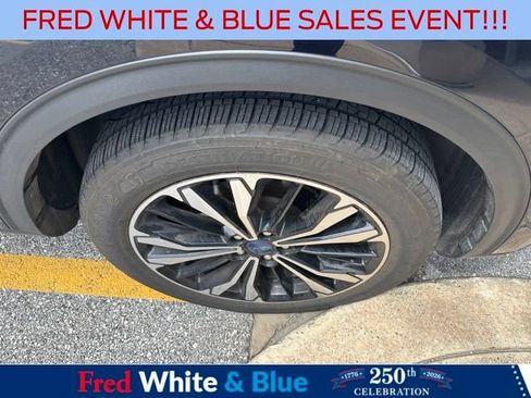 Used 2021 Ford Escape SE w/ SE Sport Appearance Package AWD/4WD image 2