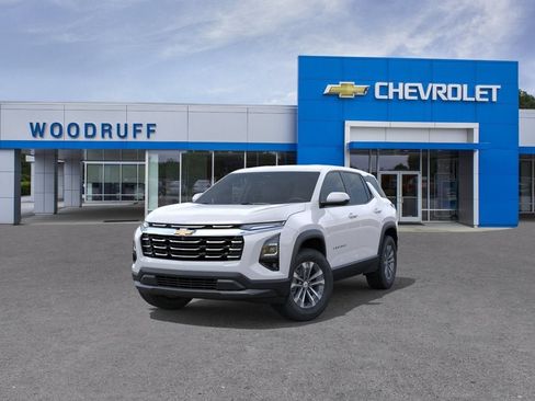 New 2026 Chevrolet Equinox LT w/ Safety and Technology Package FWD image 8