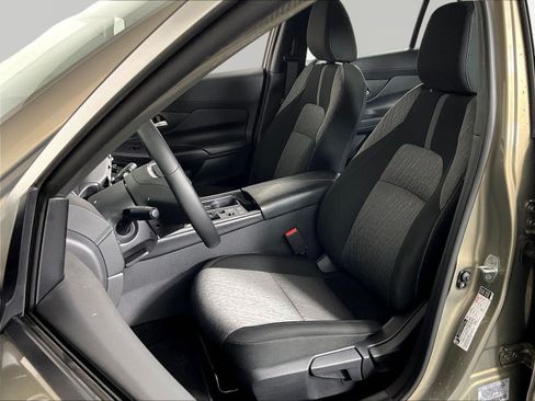 Certified 2026 Nissan Sentra SV w/ SV Convenience Package FWD image 21