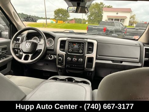 Used 2020 RAM 1500 Classic SLT AWD/4WD image 9