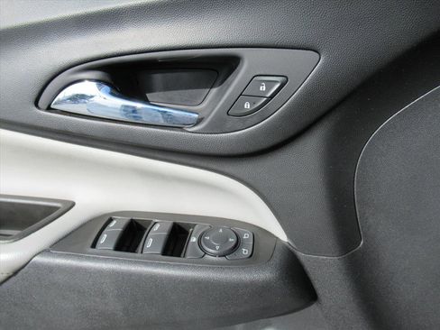 Used 2021 Chevrolet Equinox Premier image 19